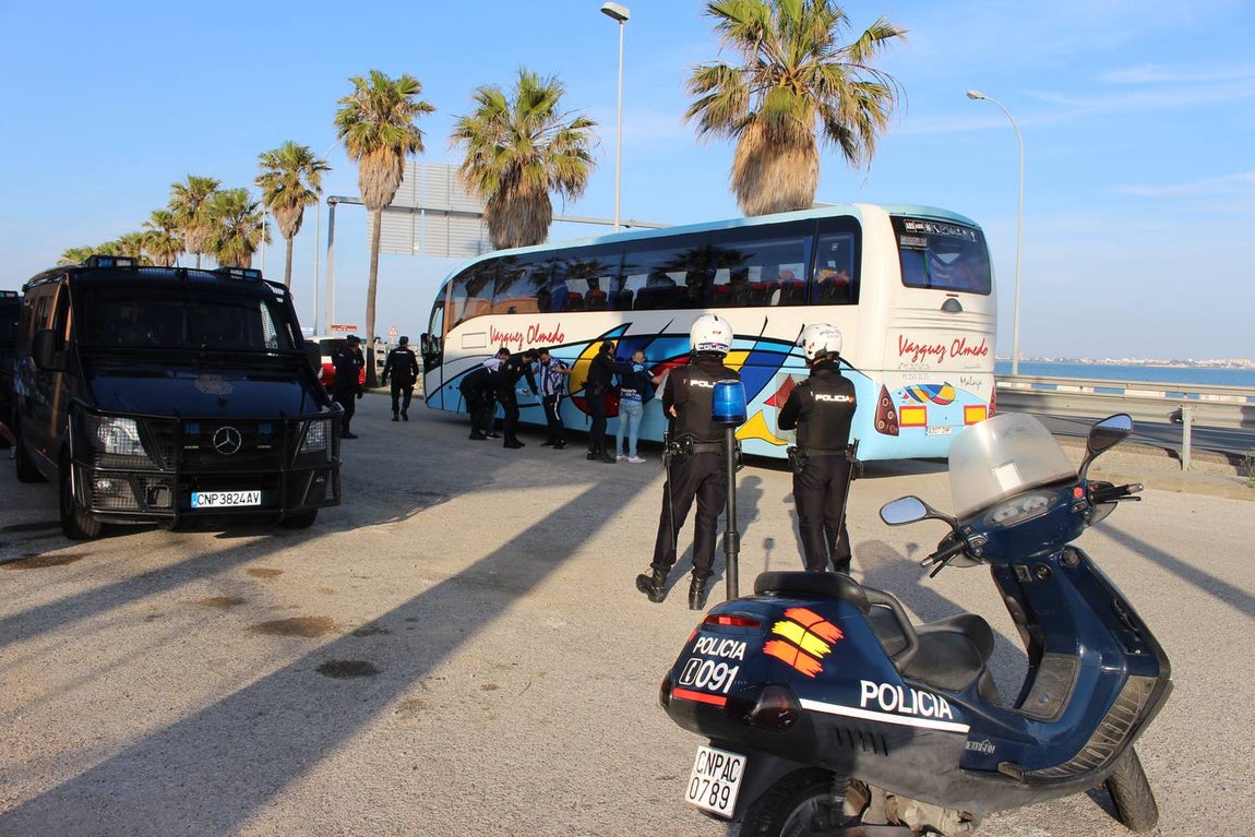 Dispositivo policial del Cádiz-Málaga. Partido de alto riesgo en Carranza