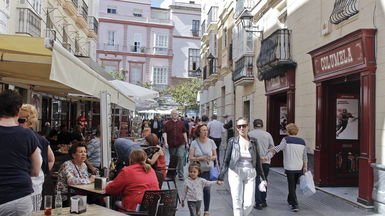 FOTOS: Miles de cruceristas llegan el puerto de Cádiz