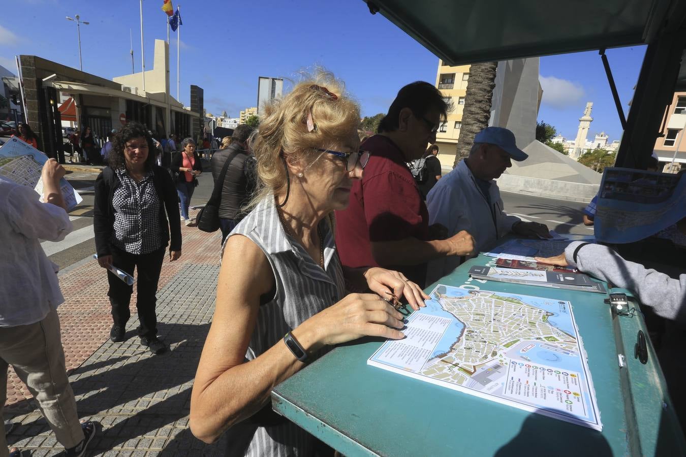 FOTOS: Miles de cruceristas llegan el puerto de Cádiz