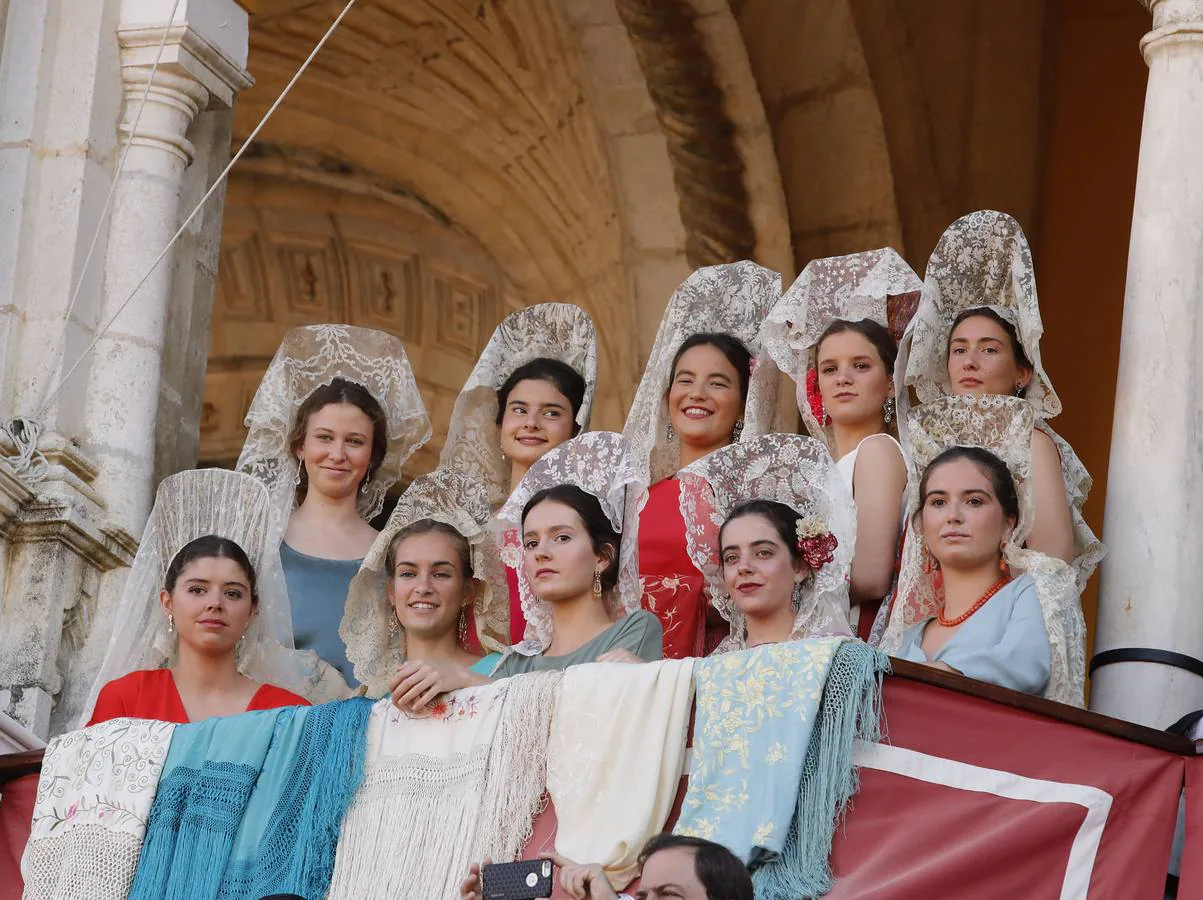 En imágenes, Puerta del Príncipe de la corrida del miércoles de la Feria de Sevilla