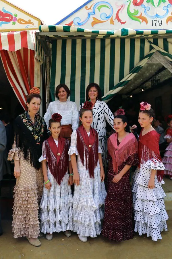 Pilar Pérez Santigosa, Blanca y Pilar Gutiérrez, María Flores, Ángela Hornero, Leo Aguilar y Teresa Losada