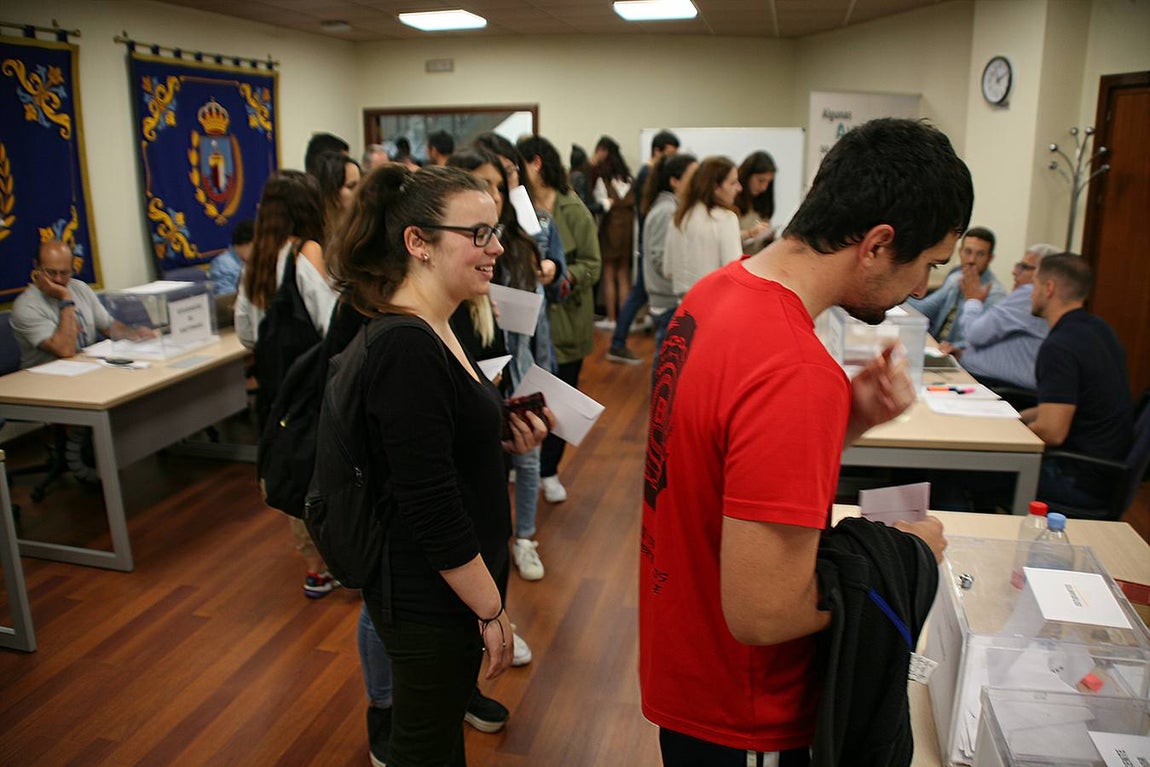 FOTOS: Votaciones para elegir al Rector de la Universidad de Cádiz