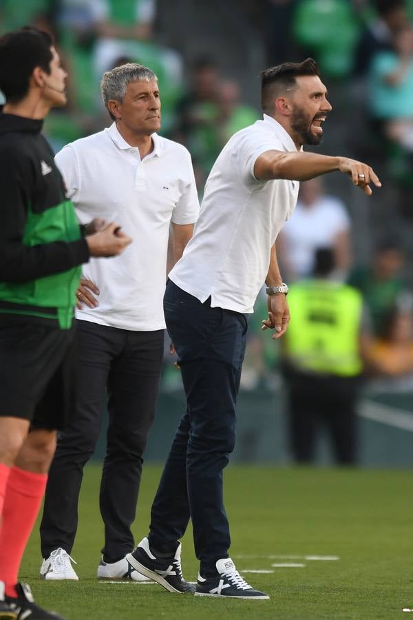 En imágenes, la victoria (2-1) del Betis ante el Huesca