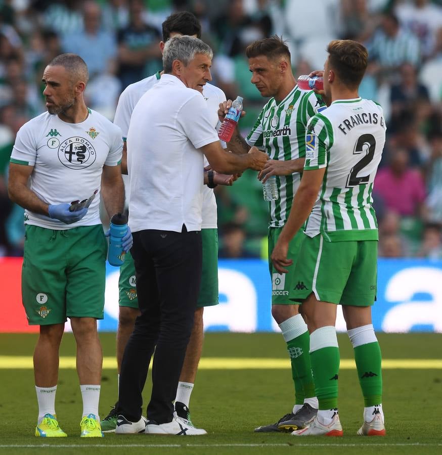 En imágenes, la victoria (2-1) del Betis ante el Huesca