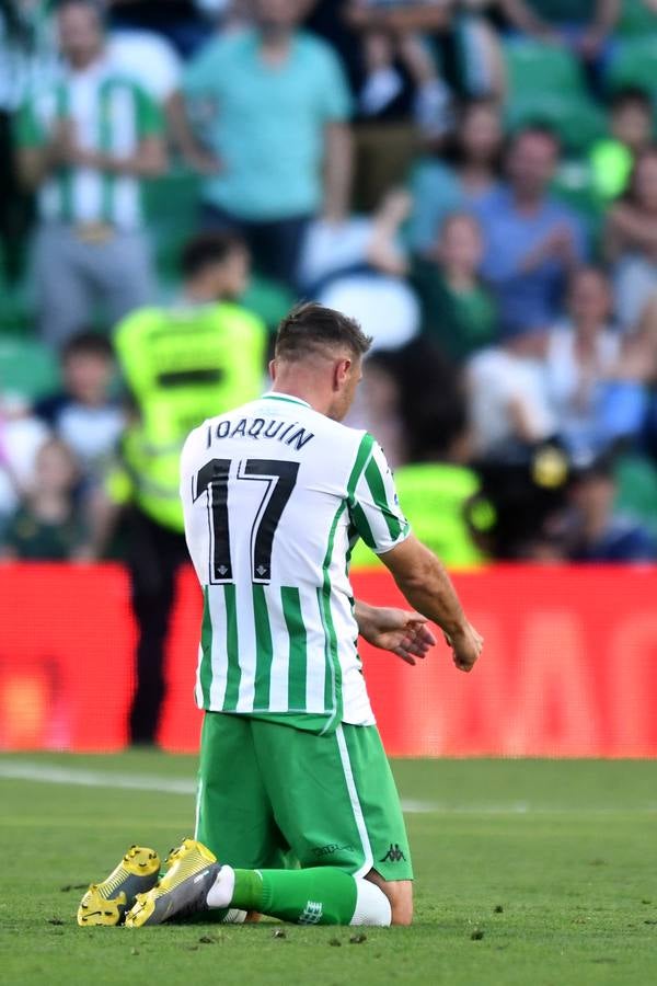 En imágenes, la victoria (2-1) del Betis ante el Huesca