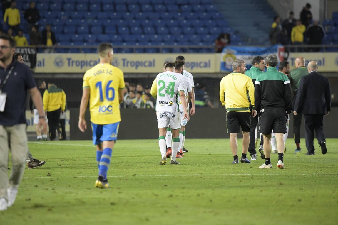 Las lágrimas por el descenso del Córdoba CF, en imágenes