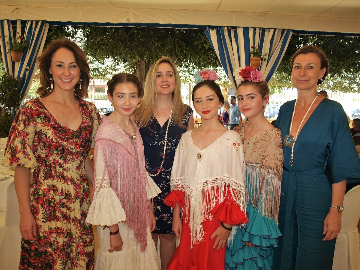 María José Pérez Blanco, Valeria Giménez, Esther Pendón, Julia Moreno, Clara Torrent y Diana Cantos