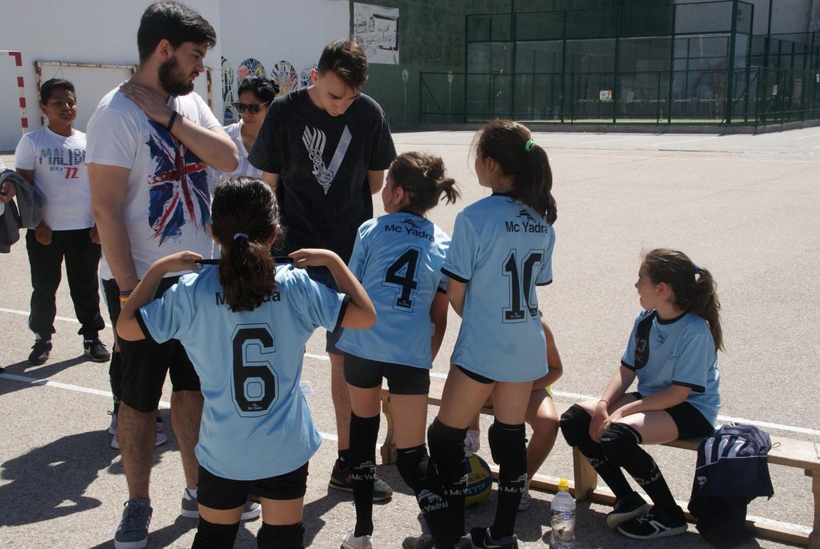 Las mejores imágenes del encuentro de voley entre Raimundo Lulio y Obispo Perelló A