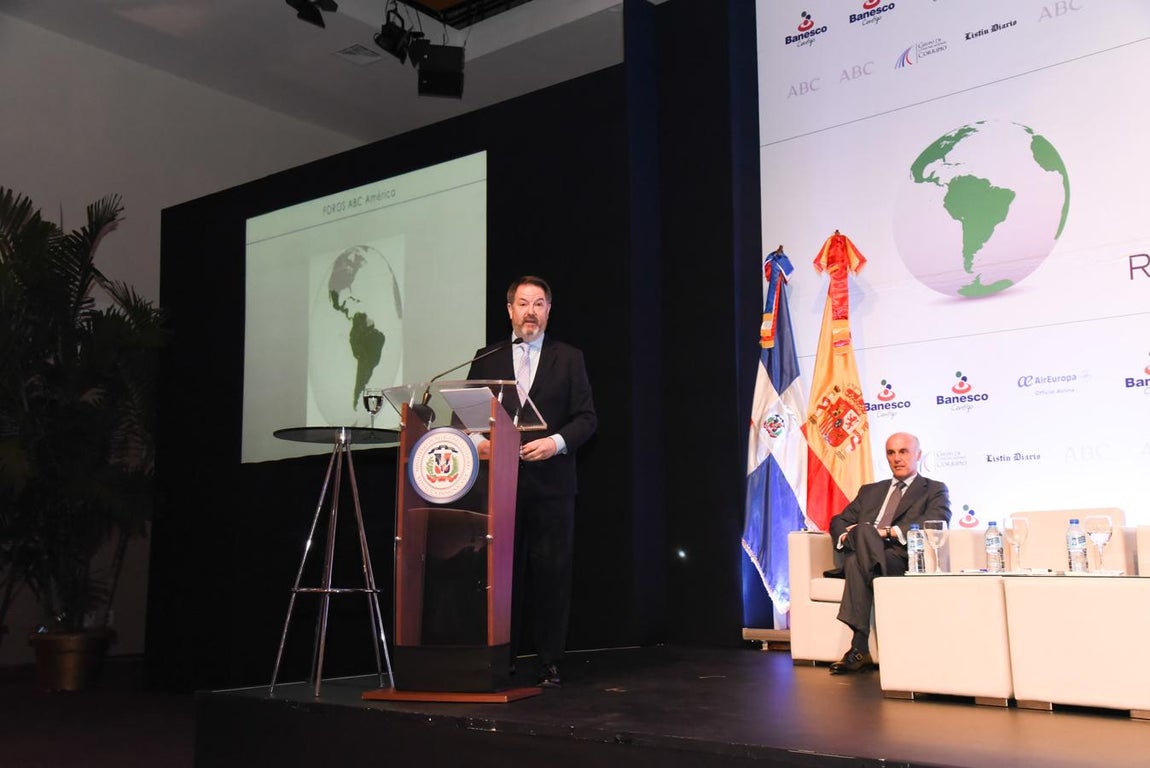 Foros ABC América. Bieito Rubido, director de ABC, interviene en una de las mesas redondas de los Foros ABC América celebrada en República Dominicana.