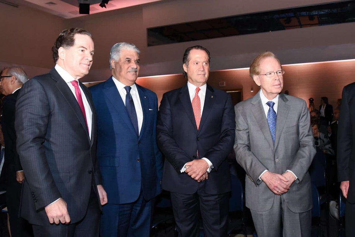 Foros ABC América. De izquierda de derecha, Manuel Corripio, vicepresidente del Grupo Corripio; Miguel Vargas, ministro de Relaciones Exteriores; Juan Carlos Escotet, presidente de Banesco; y José Luis Corripio, toda una institución en República Dominicana