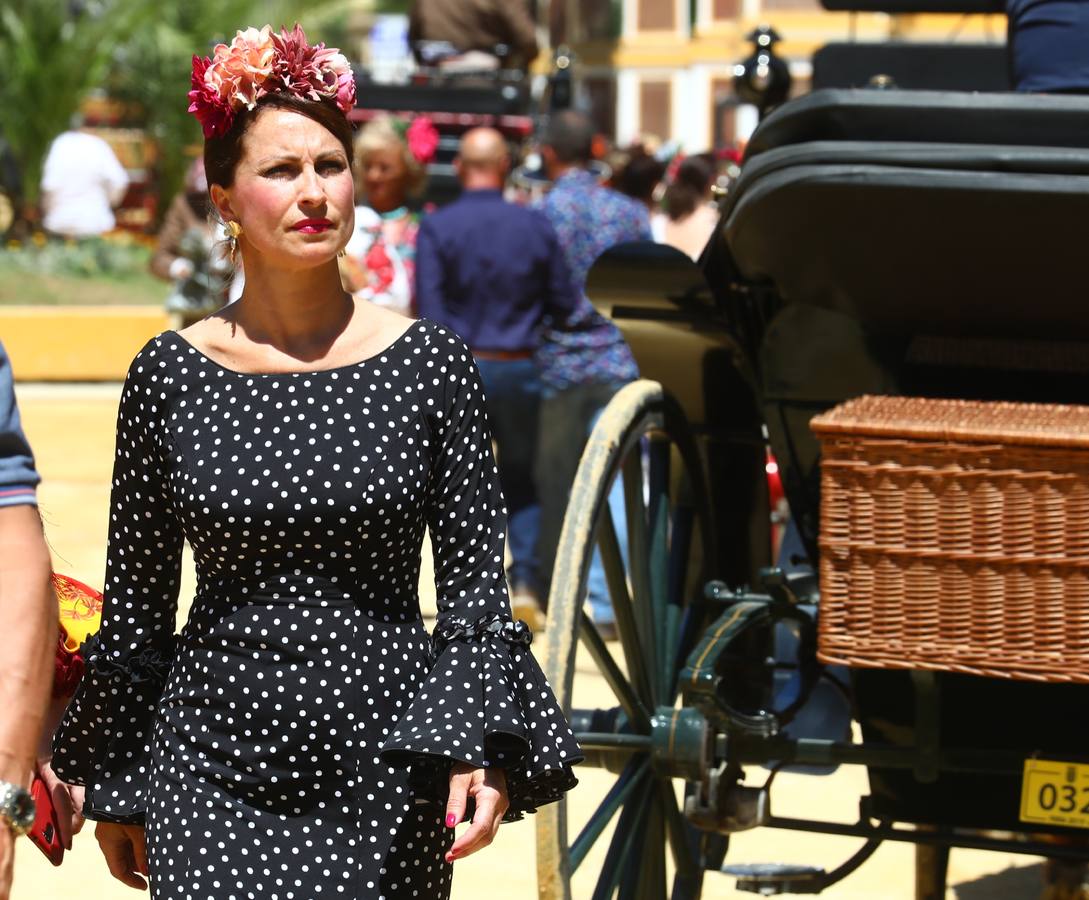 FOTOS: Las mujeres brillan en la Feria de Jerez en todo su esplendor