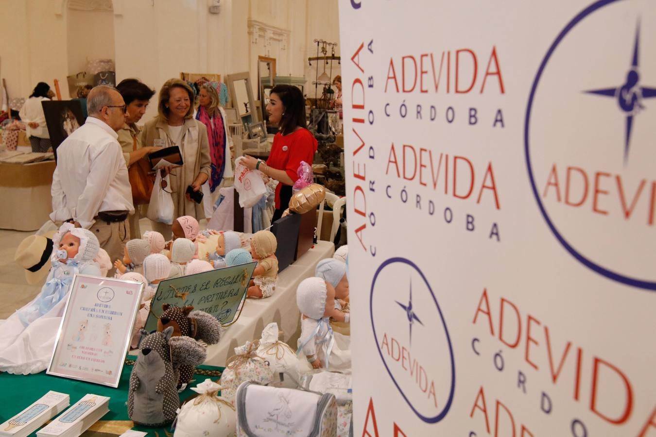 La inauguración del baratillo de Adevida, en imágenes