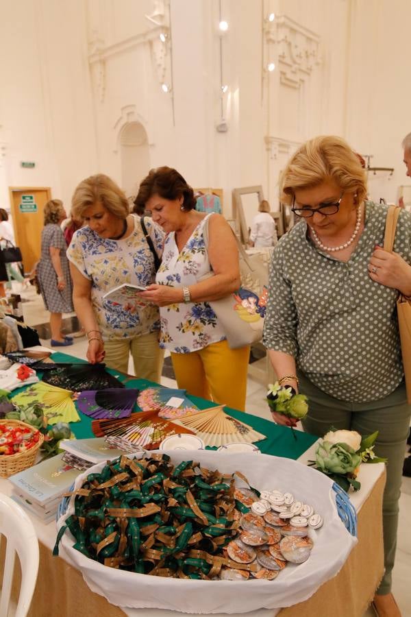 La inauguración del baratillo de Adevida, en imágenes