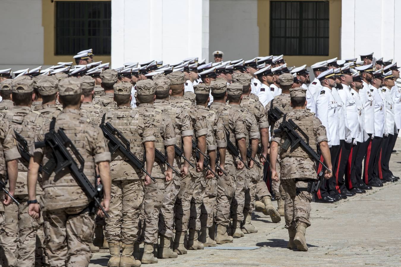 El TEAR despide a la la Fuerza Expedicionaria de Infantería de Marina para Mali