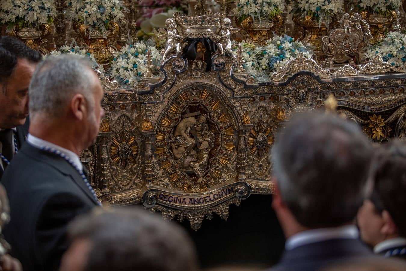 En imágenes, el regreso triunfal a su capilla de la Virgen de los Ángeles