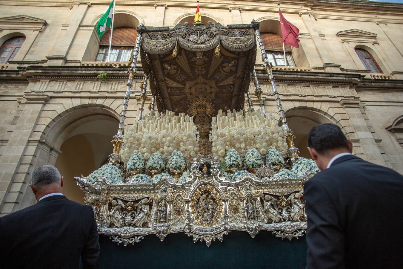 En imágenes, el regreso triunfal a su capilla de la Virgen de los Ángeles