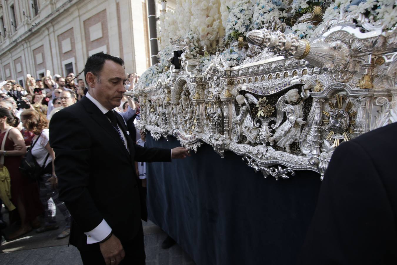 En imágenes, el regreso triunfal a su capilla de la Virgen de los Ángeles