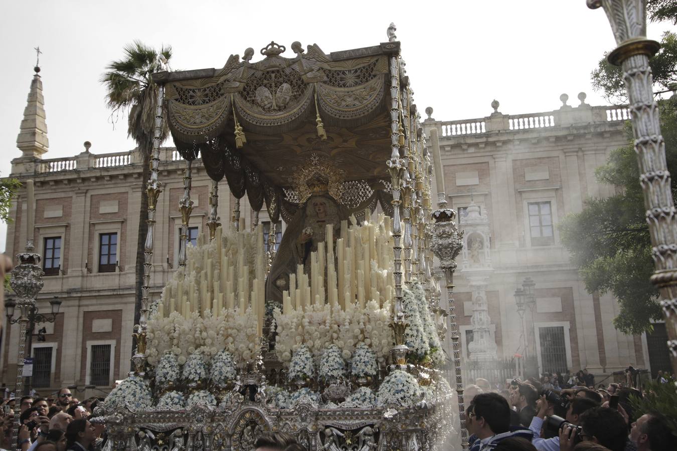 En imágenes, el regreso triunfal a su capilla de la Virgen de los Ángeles