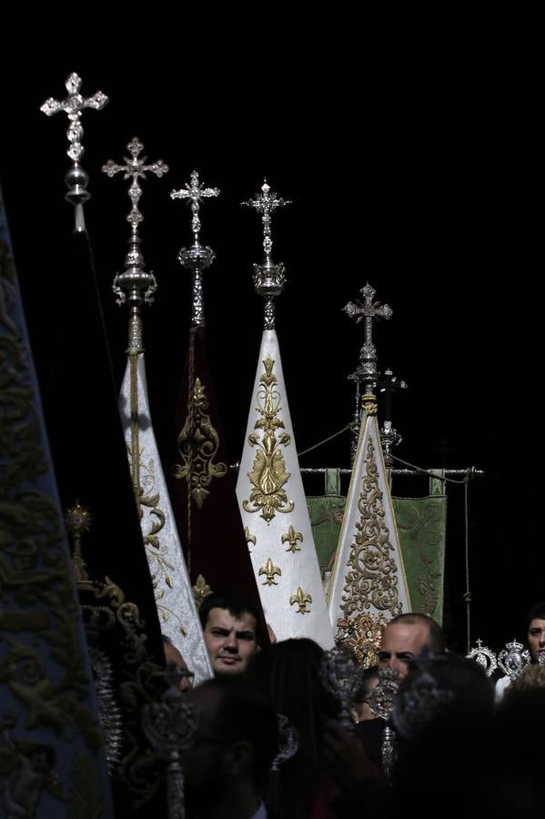 En imágenes, el regreso triunfal a su capilla de la Virgen de los Ángeles