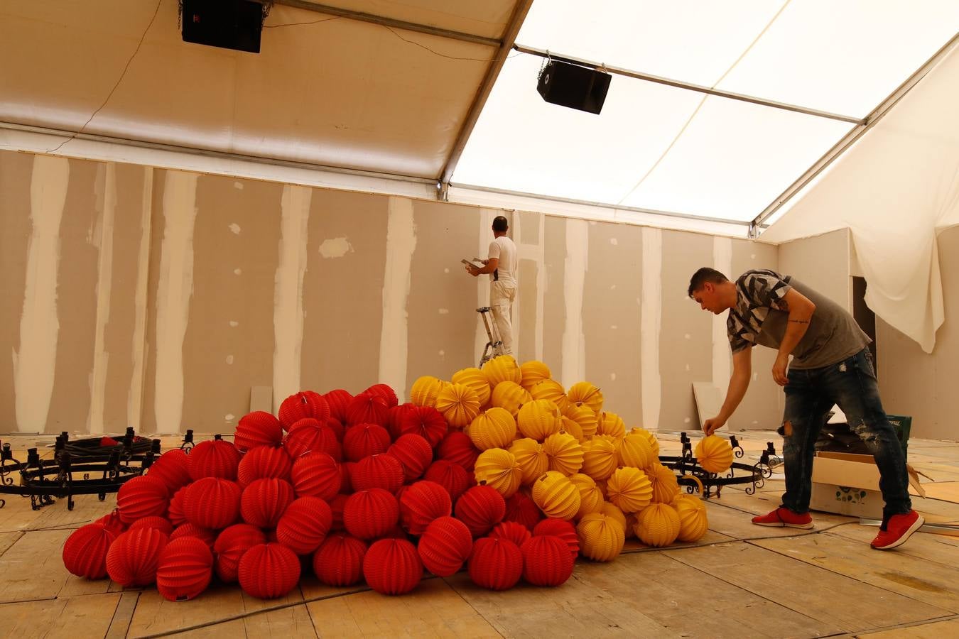 Los preparativos de la Feria de Córdoba, en imágenes