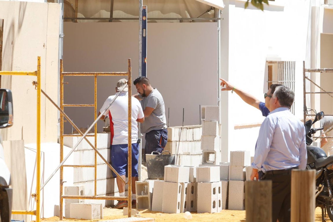 Los preparativos de la Feria de Córdoba, en imágenes