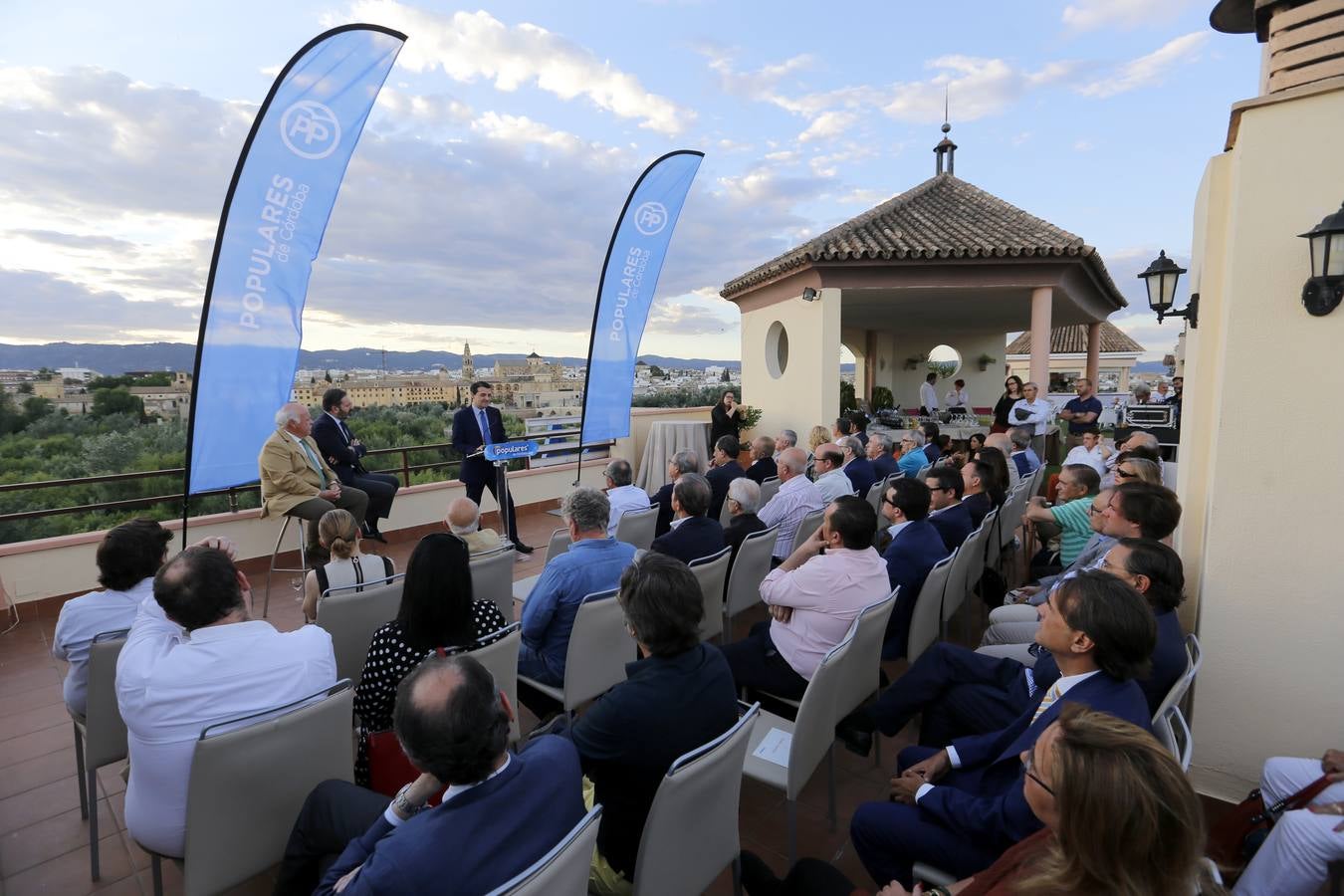 La presentación de las 10 medidas de Bellido, en imágenes