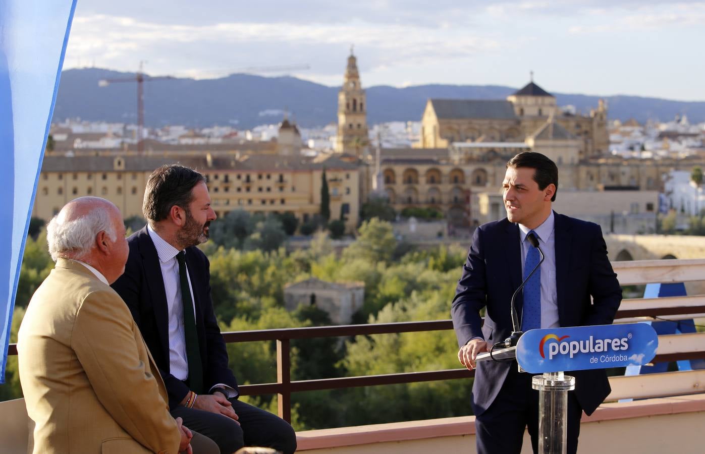 La presentación de las 10 medidas de Bellido, en imágenes