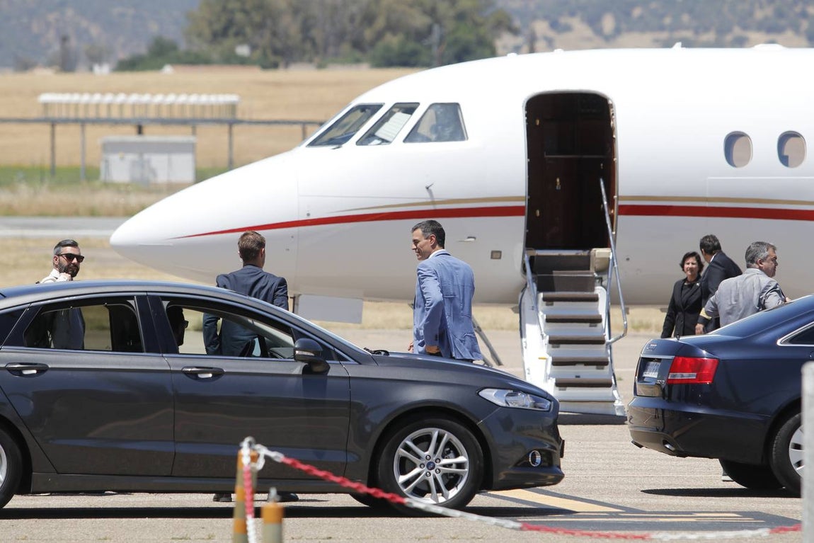 El paso por Córdoba en Falcon de Pedro Sánchez, en imágenes