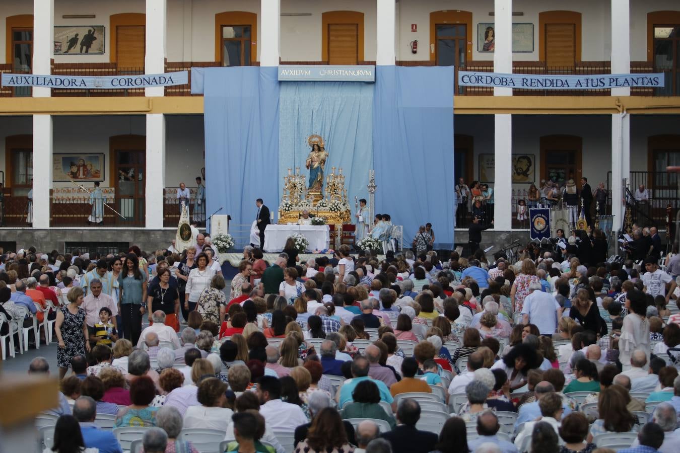 La procesión de María Auxiliadora de Córdoba, en imágenes