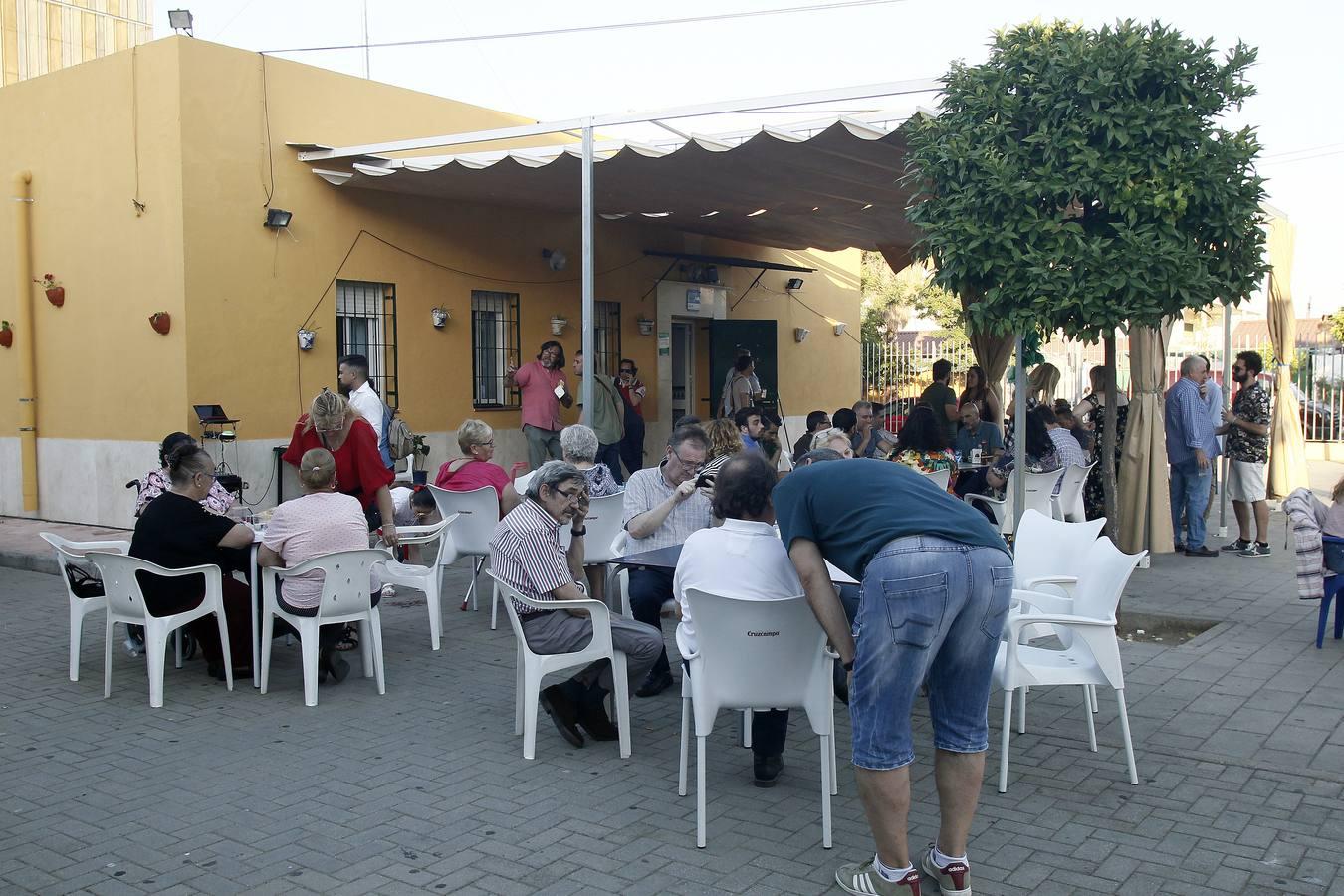 Adelante Sevilla pasa la noche electoral en el Polígono Sur