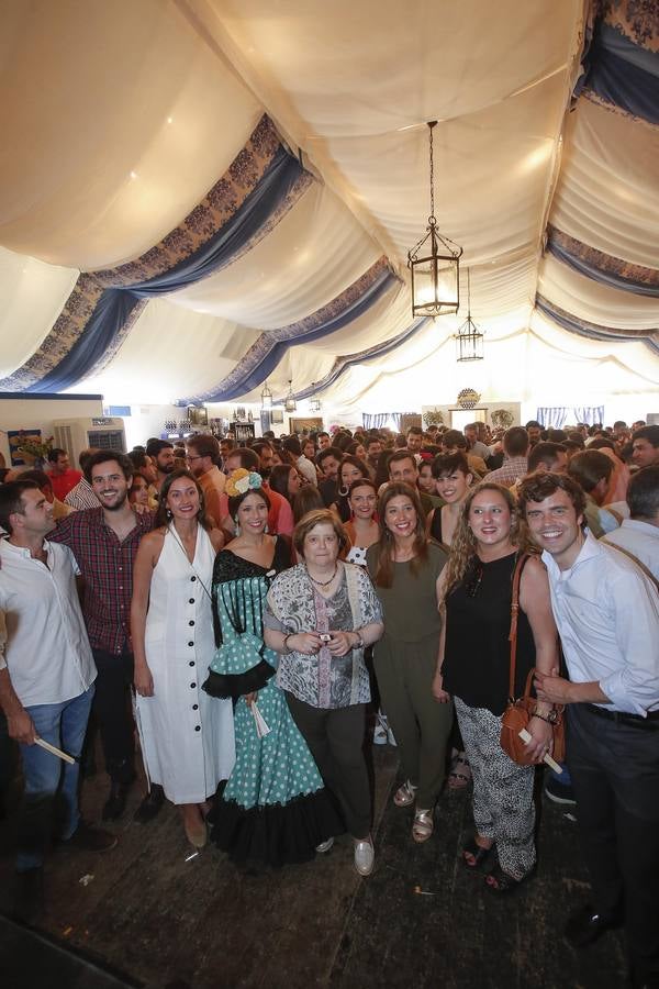 En imágenes, el ambiente en las casetas en el martes de la Feria de Córdoba 2019