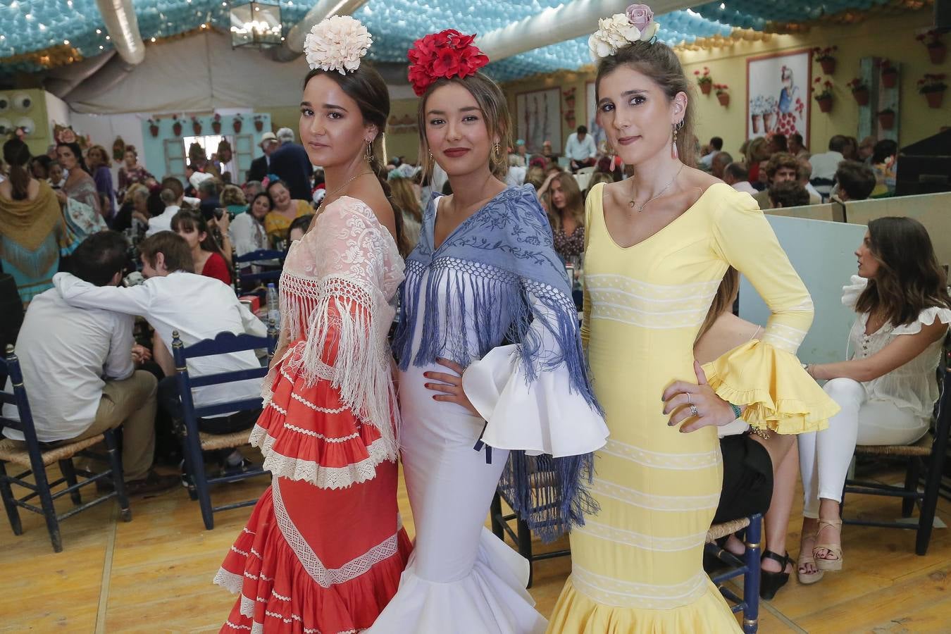 En imágenes, el ambiente en las casetas en el martes de la Feria de Córdoba 2019