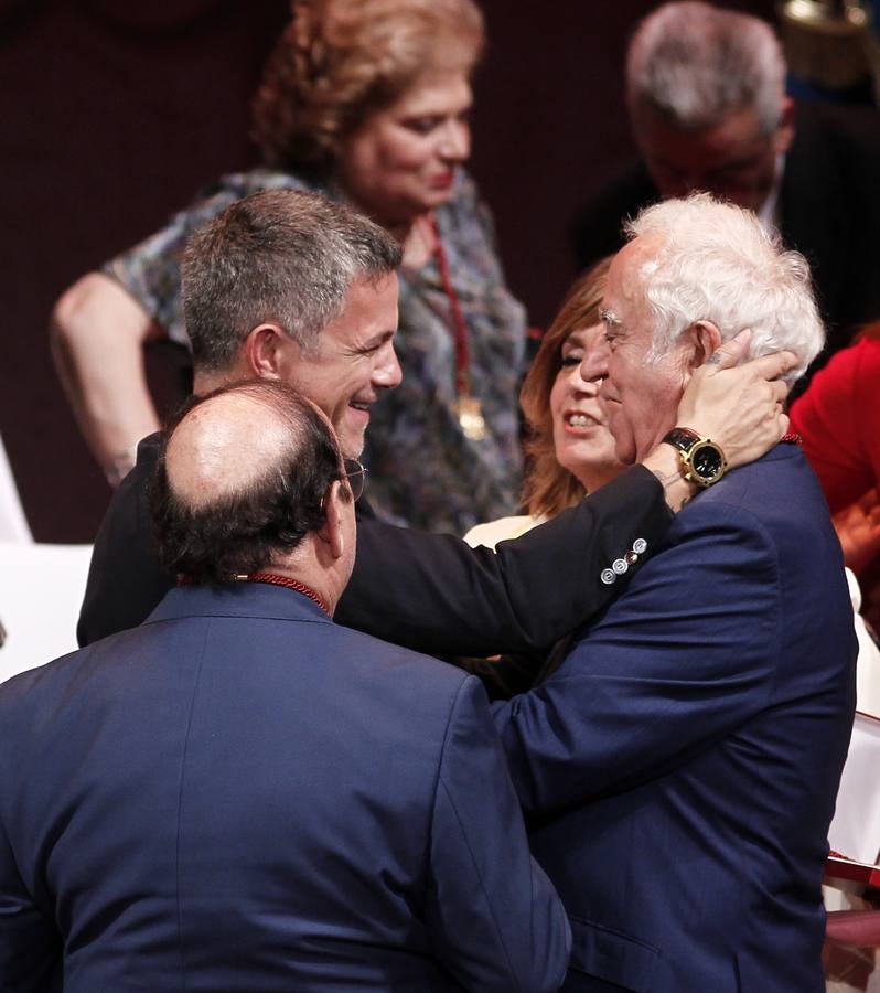 Entrega de las medallas de la ciudad de Sevilla