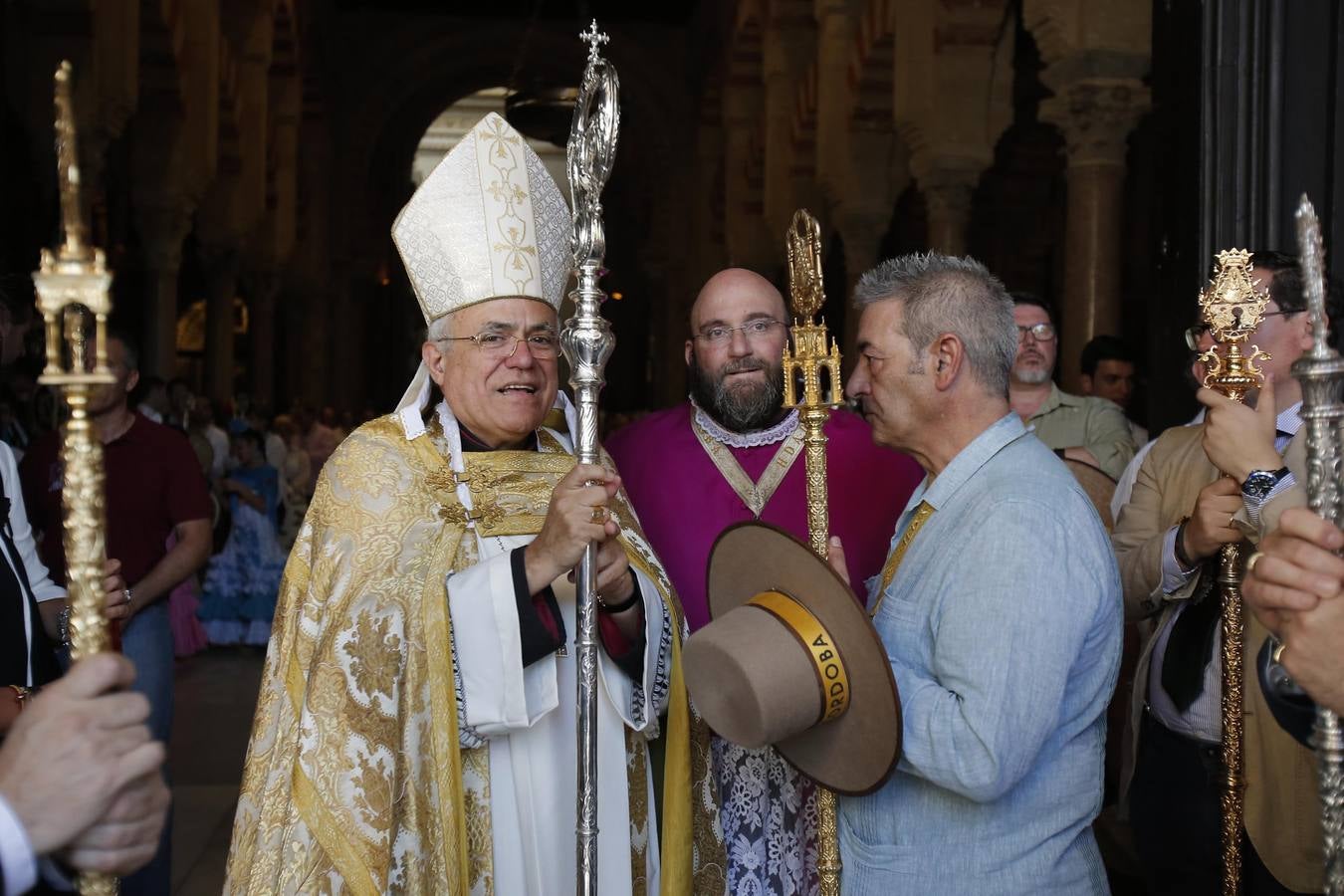 La salida de la hermandad del Rocío de Córdoba, en imágenes