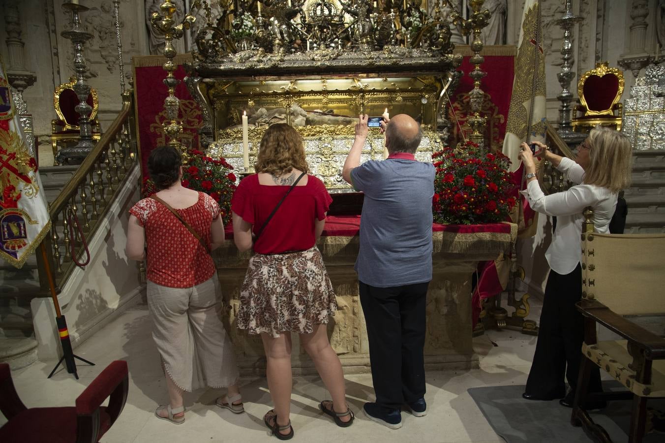 En imágenes: apertura de la urna del Rey San Fernando