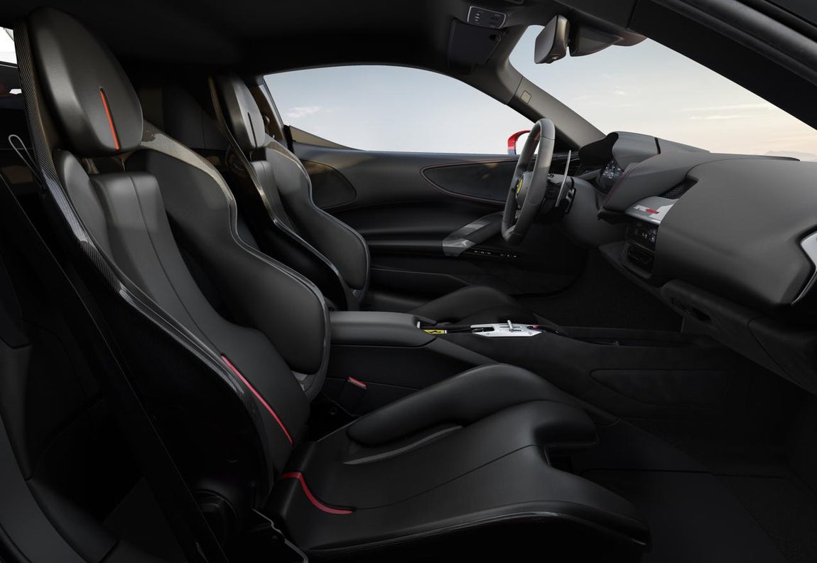 Ferrari s9 Stradale. La conducción es fácil, el conductor sólo tiene que accionar uno de sus cuatro modos de unidad potencia y disfrutar de la experiencia que brinda la marca