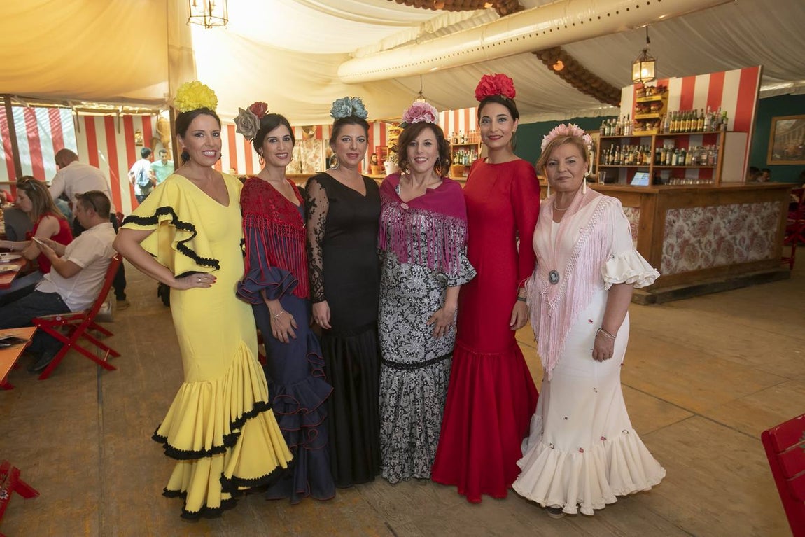 El ambiente del viernes en las casetas de la Feria de Córdoba, en imágenes