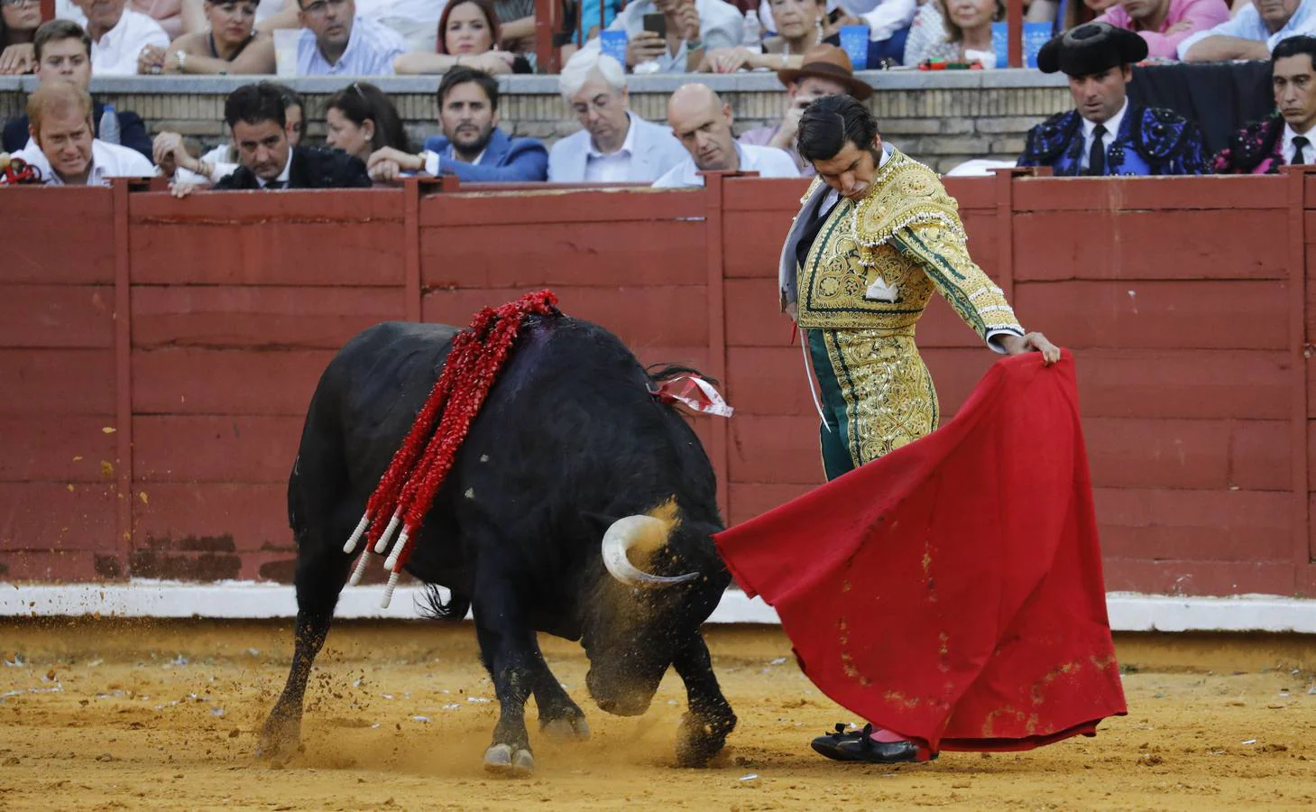 En imágenes, el festejo de Finito, Morante y Juli en la Feria de Córdoba