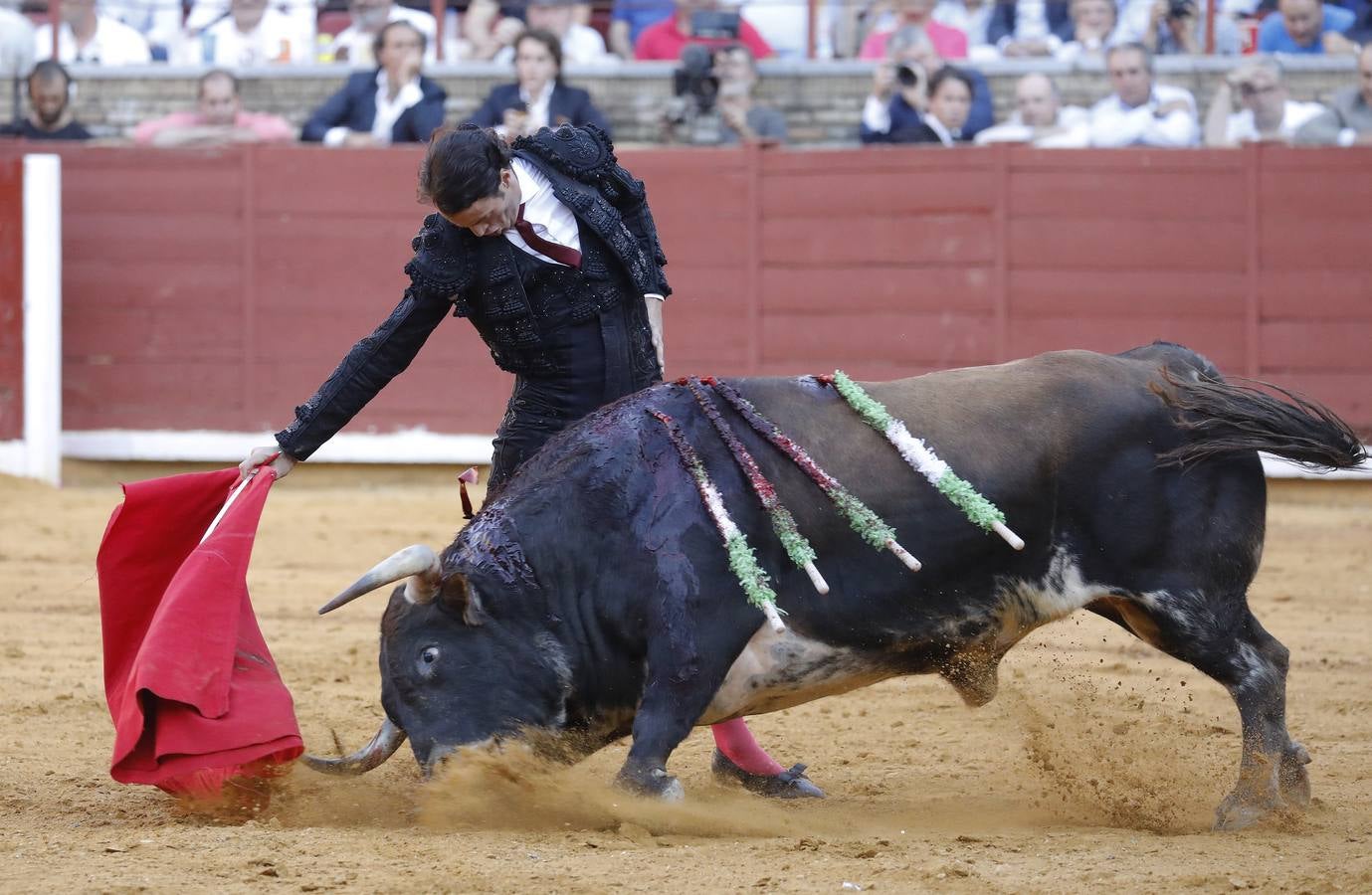 En imágenes, el festejo de Finito, Morante y Juli en la Feria de Córdoba