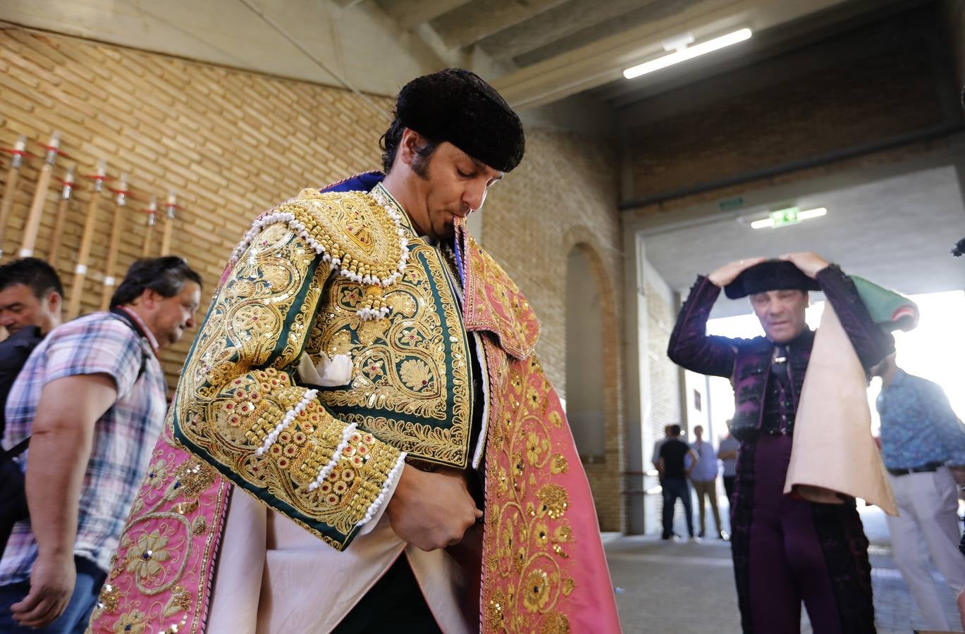 En imágenes, el festejo de Finito, Morante y Juli en la Feria de Córdoba