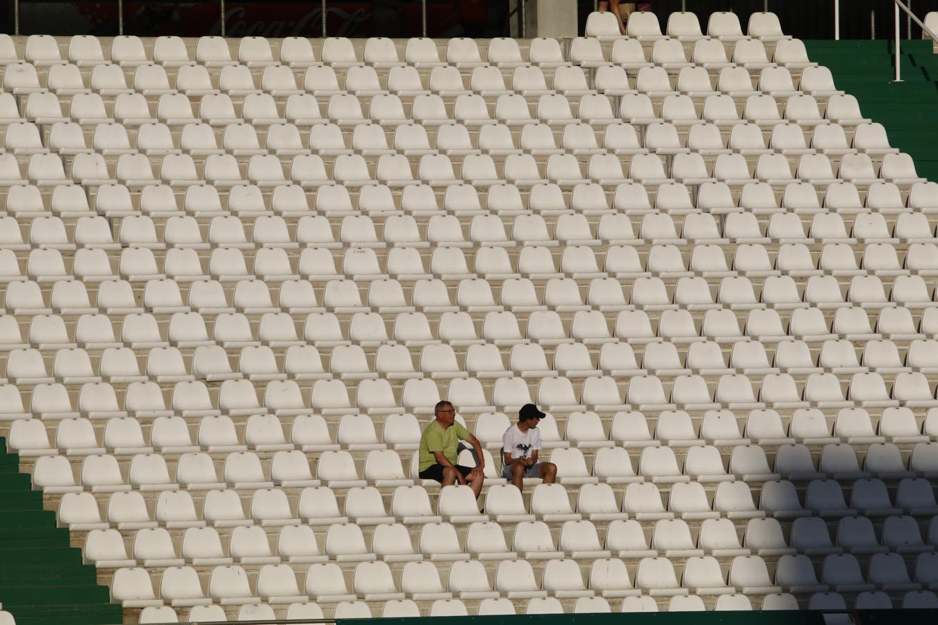 Las imágenes de la grada del Córdoba CF-Osasuna