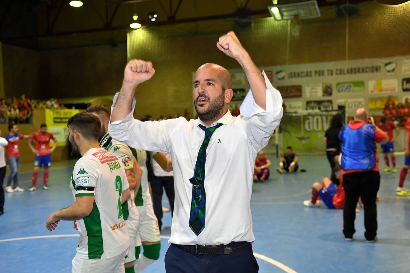 Así fue hace un año la celebración del ascenso del Córdoba Futsal, en imágenes