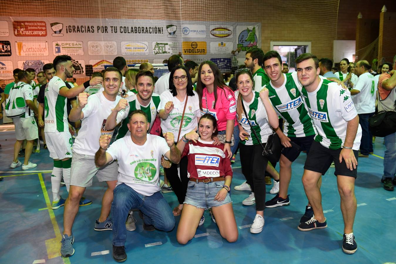 Así fue hace un año la celebración del ascenso del Córdoba Futsal, en imágenes