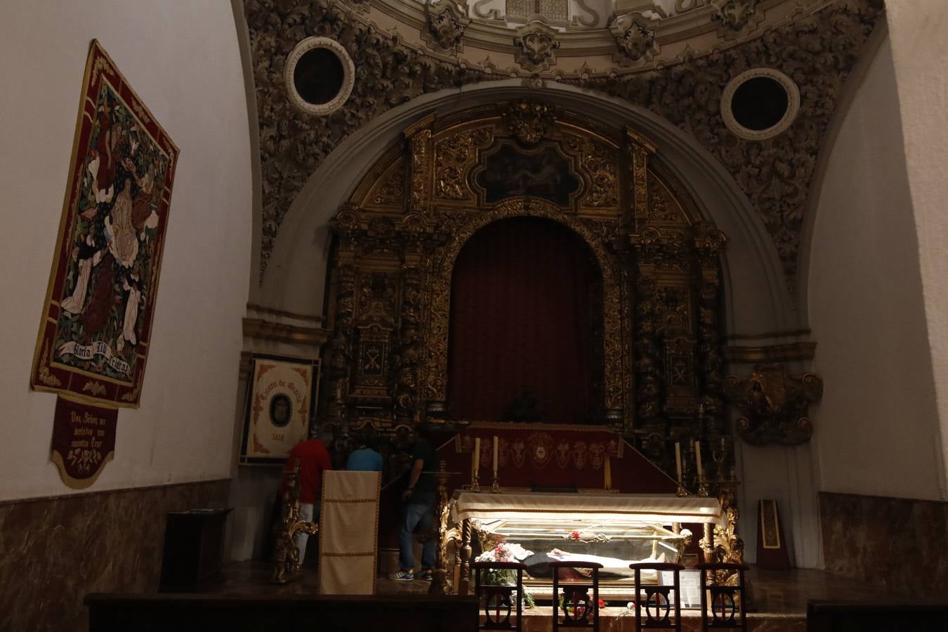 El roboen la iglesia de los Padres de Gracia, en imágenes