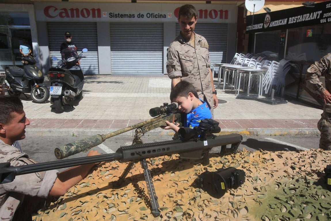 Fotos: Cádiz celebra el Día de las Fuerzas Armadas