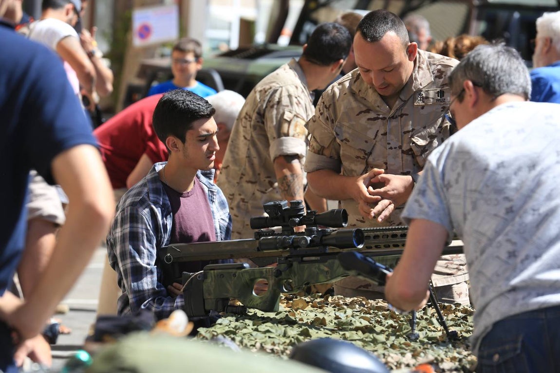 Fotos: Cádiz celebra el Día de las Fuerzas Armadas