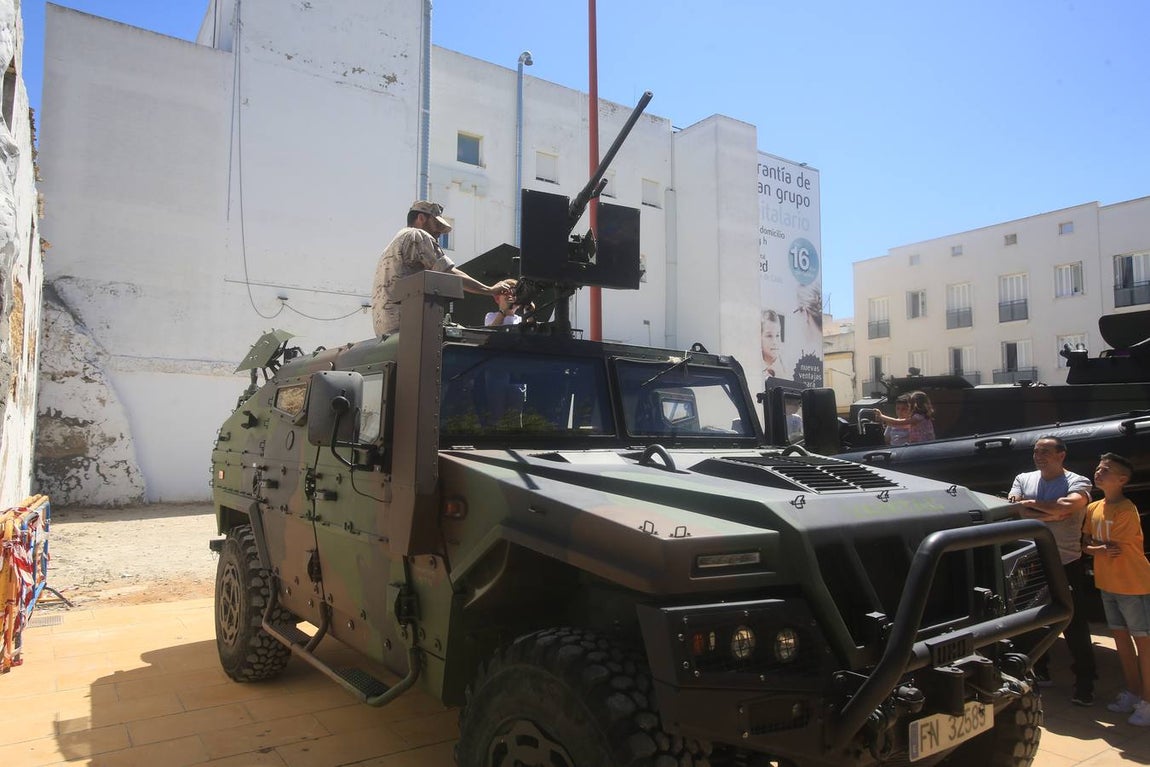 Fotos: Cádiz celebra el Día de las Fuerzas Armadas