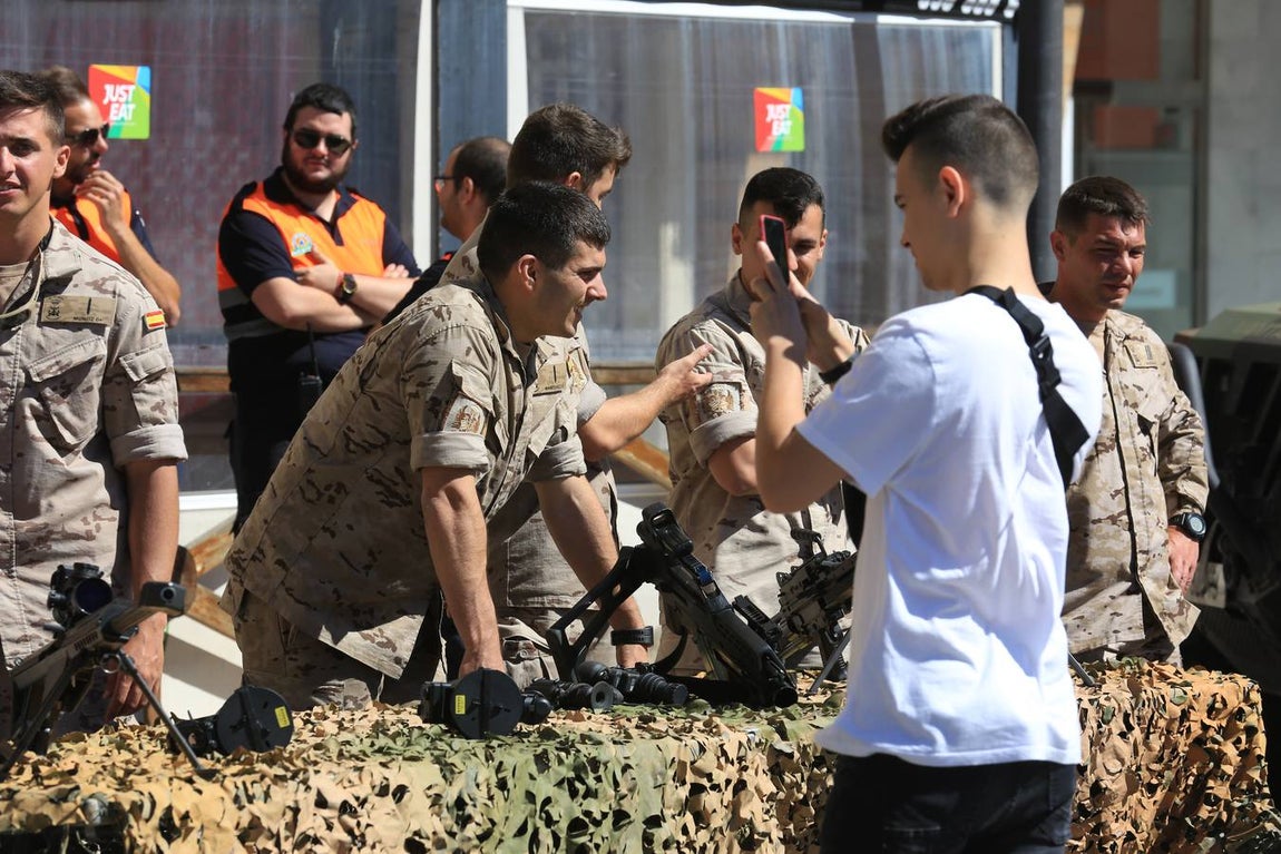 Fotos: Cádiz celebra el Día de las Fuerzas Armadas