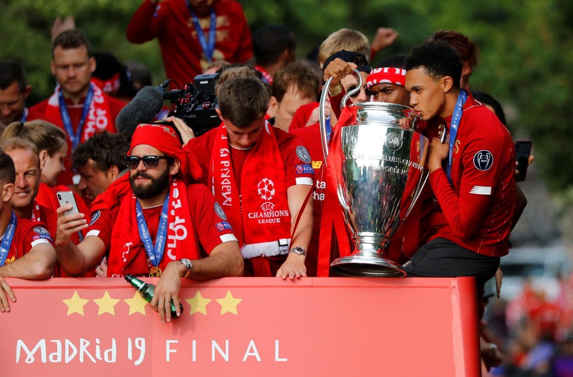 La celebración de la Champions en las calles de Liverpool, en imágenes