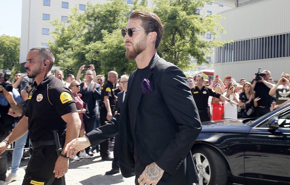 La capilla ardiente de José Antonio Reyes en el Sánchez-Pizjuán, en imágenes